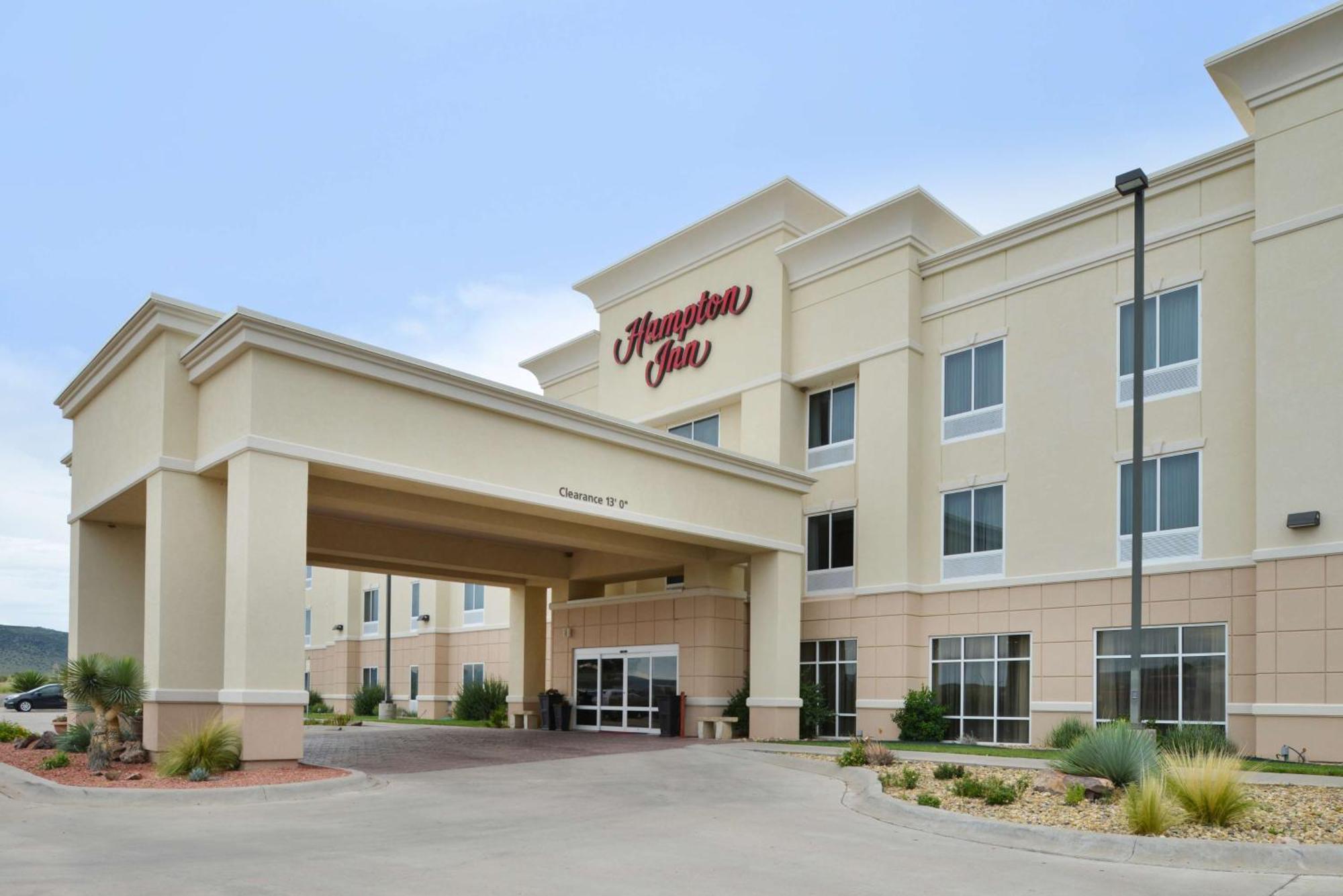 Hampton Inn Alpine Exterior foto