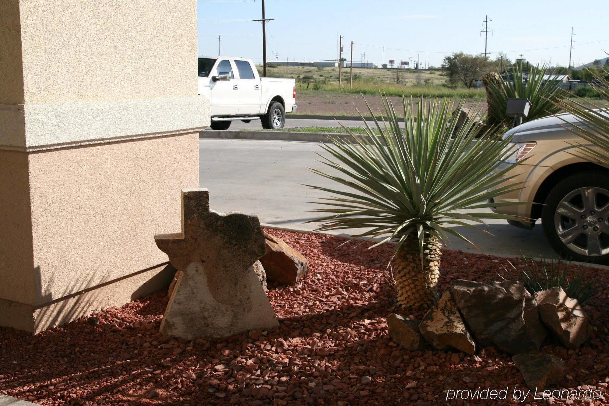 Hampton Inn Alpine Exterior foto